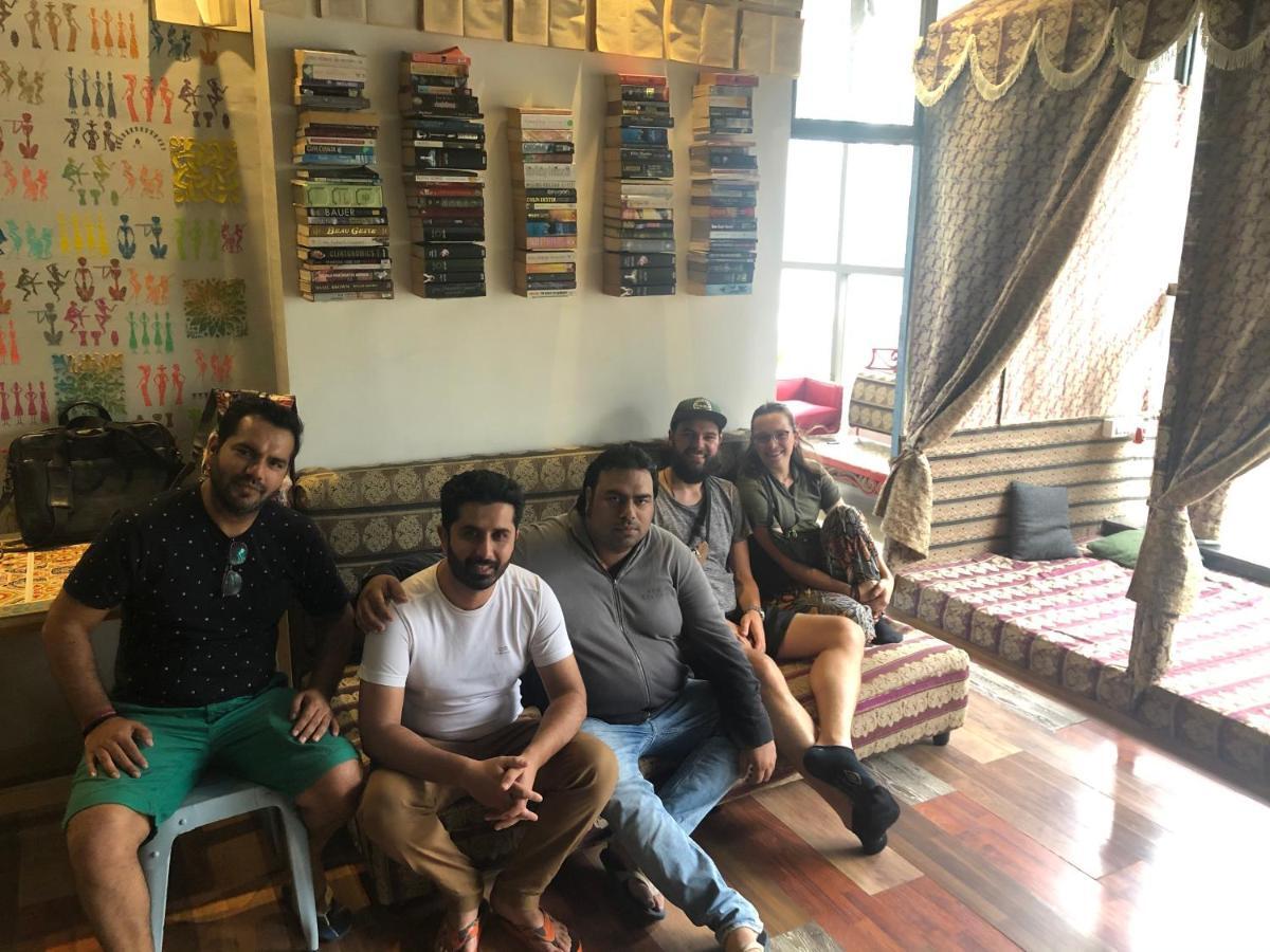 Salaam Namastey Backpackers Pansiyon Mumbai Dış mekan fotoğraf