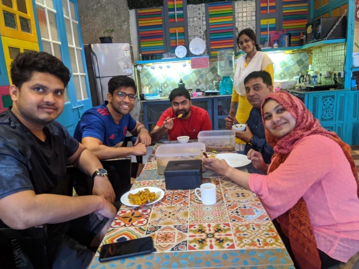 Salaam Namastey Backpackers Pansiyon Mumbai Dış mekan fotoğraf